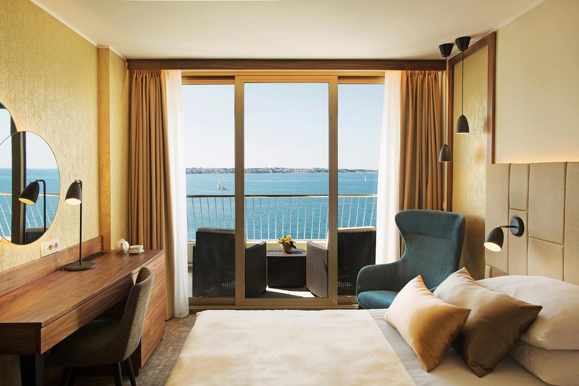 Deluxe Single Room Balcony Sea View,1277734915:JPEG